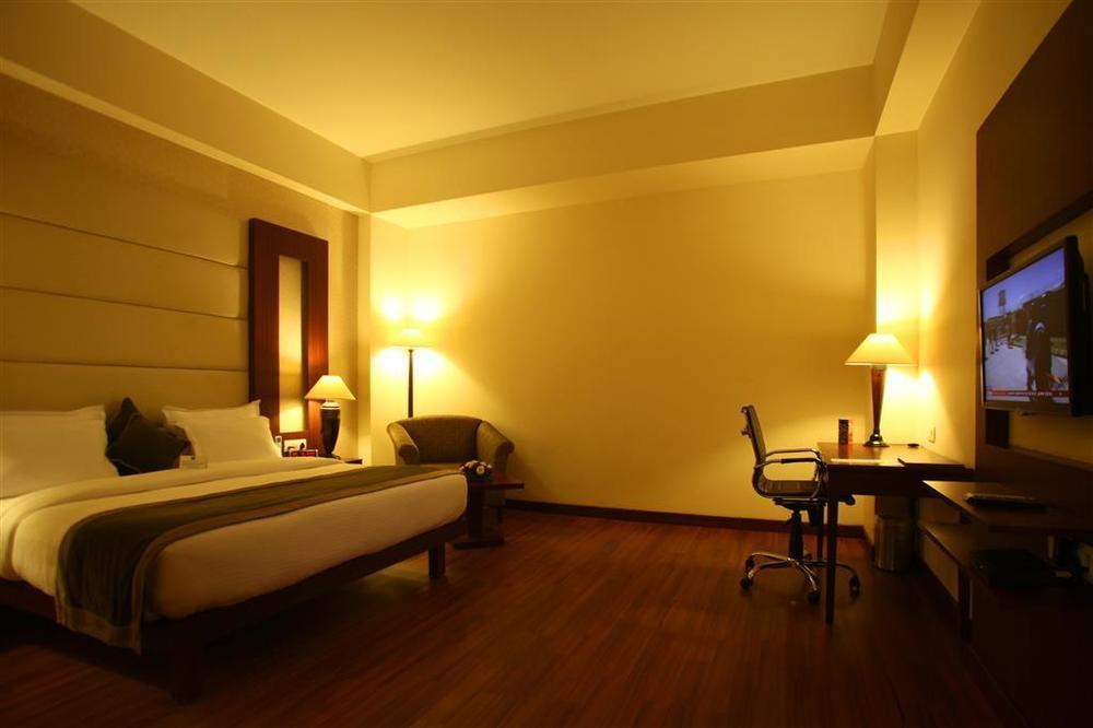 Continent Nakodar Hotel & Resorts 客房 照片