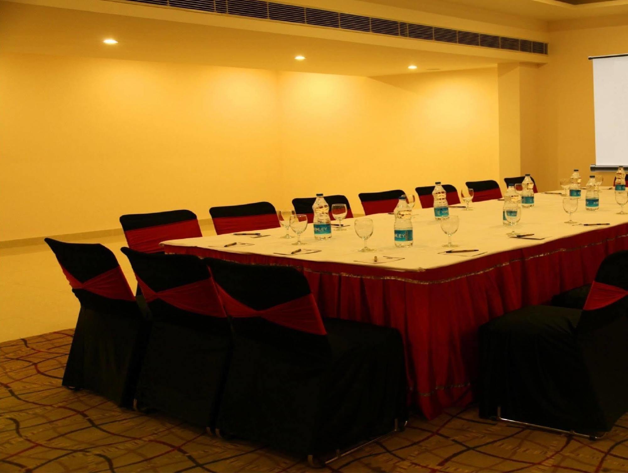 Continent Nakodar Hotel & Resorts 外观 照片